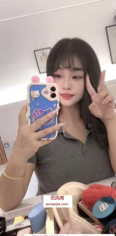 甜美且巨乳的伊伊