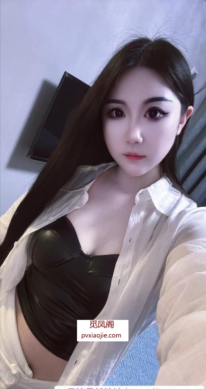 cbd黑丝翘臀女孩