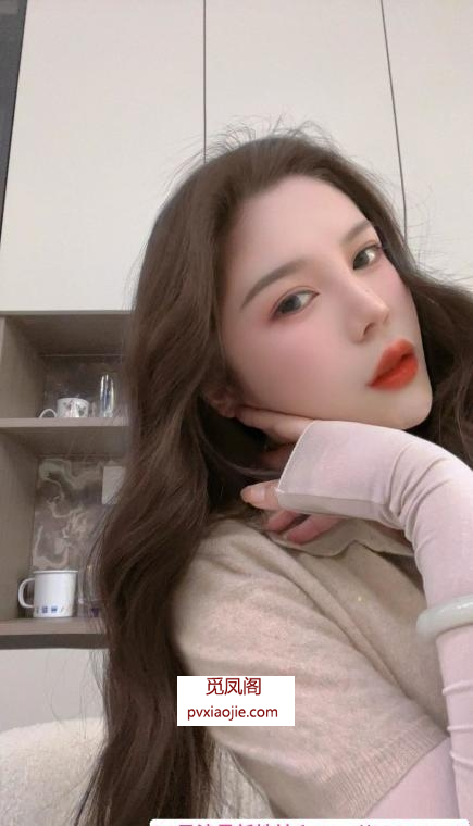 高颜大奶一线天