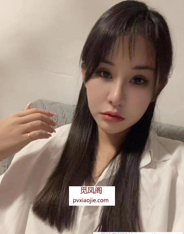 天河反差感骚妹