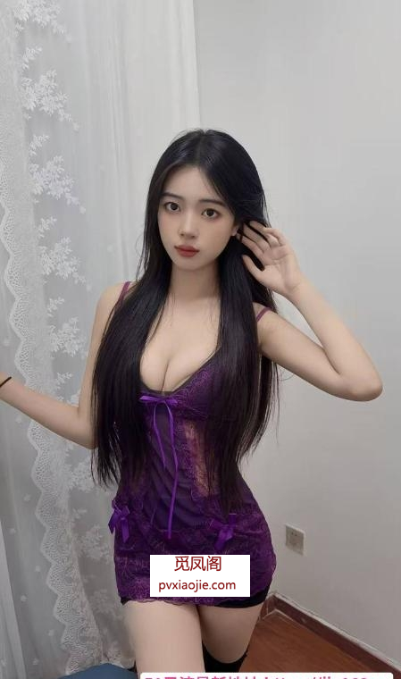 性感身材长腿女友萱萱