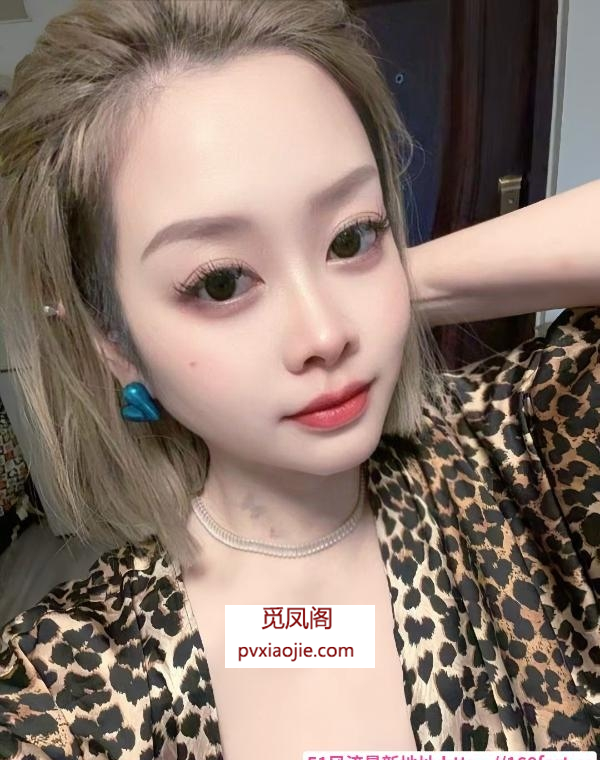 武侯娇小翘臀奶糖